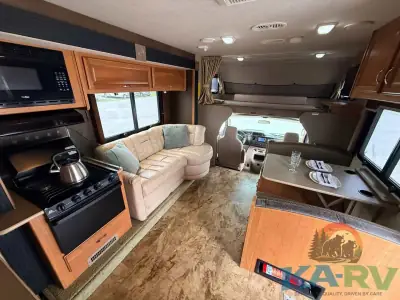 2015 Fleetwood JAMBOREE SPORT 31D photo 3