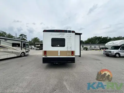 2015 Fleetwood JAMBOREE SPORT 31D photo 18