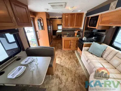 2015 Fleetwood JAMBOREE SPORT 31D photo 7