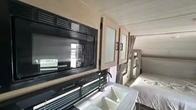 2023 Wildwood By Forest River X-Lite 19DBXL photo 25