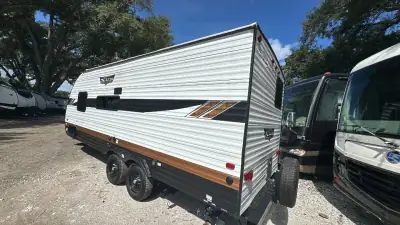 2023 Wildwood By Forest River X-Lite 19DBXL photo 6