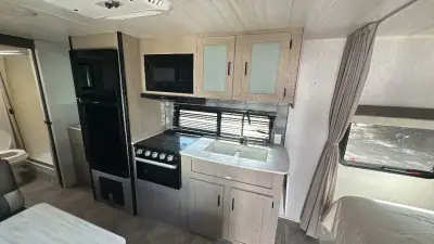 2023 Wildwood By Forest River X-Lite 19DBXL photo 12