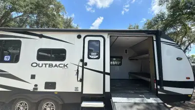 2019 Keystone Outback Ultra-Lite 240URS photo 33