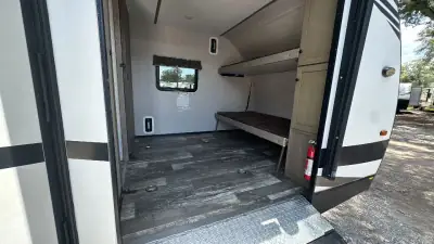 2019 Keystone Outback Ultra-Lite 240URS photo 10