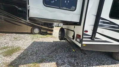 2019 Keystone Outback Ultra-Lite 240URS photo 35
