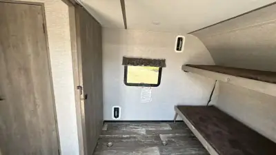 2019 Keystone Outback Ultra-Lite 240URS photo 12