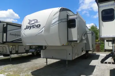 2019 Jayco Eagle 321RSTS photo 3