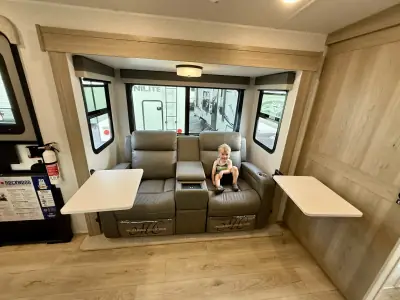 2025 Forest River Rockwood Mini Lite 2518S photo 13