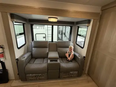 2025 Forest River Rockwood Mini Lite 2518S photo 9