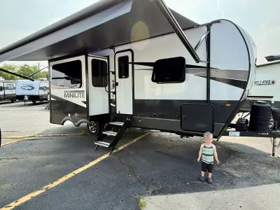 2025 Forest River Rockwood Mini Lite 2518S photo 3