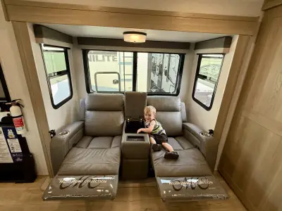 2025 Forest River Rockwood Mini Lite 2518S photo 11