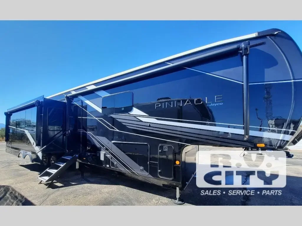 2025 Jayco Pinnacle 38FBRK exterior