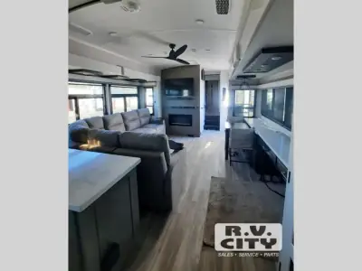2025 Jayco Pinnacle 38FBRK photo 13