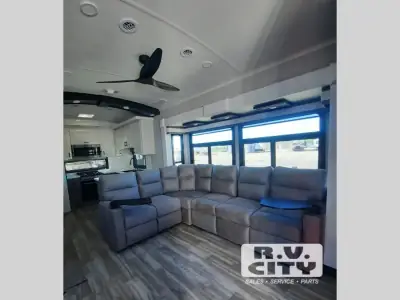2025 Jayco Pinnacle 38FBRK photo 5