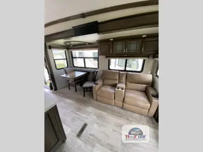 2019 Keystone Montana 3720RL photo 5
