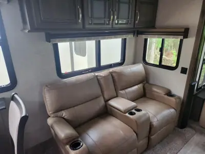 2019 Keystone Montana 3720RL photo 11
