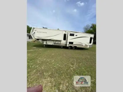 2019 Keystone Montana 3720RL photo 3