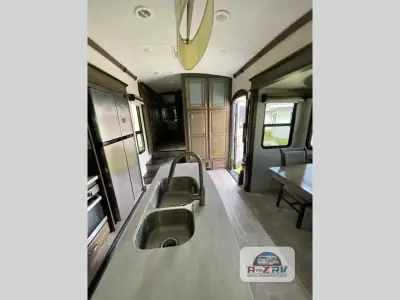 2019 Keystone Montana 3720RL photo 6