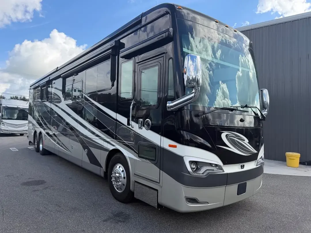 2022 Tiffin Motorhomes Allegro Bus 45 OPP exterior