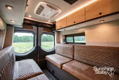 2027 Storyteller Overland Crew Mode AWD photo 29