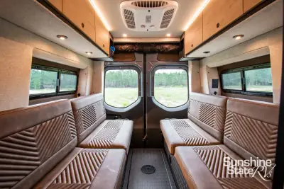 2027 Storyteller Overland Crew Mode AWD photo 27