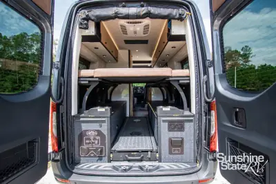 2027 Storyteller Overland Crew Mode AWD photo 9