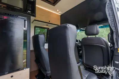2027 Storyteller Overland Crew Mode AWD photo 34