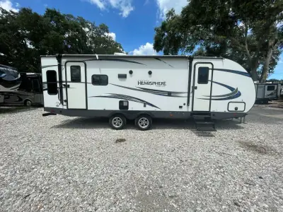 2019 Salem By Forest River Hemisphere Hyper-Lyte 26RLHL photo 8