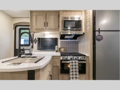 2026 Coachmen Catalina Legacy Edition 273DBHCK photo 22