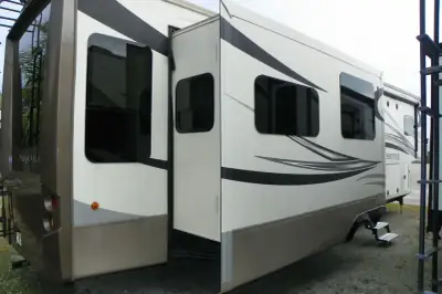 2016 Redwood Sequoia SQ38HRL photo 4