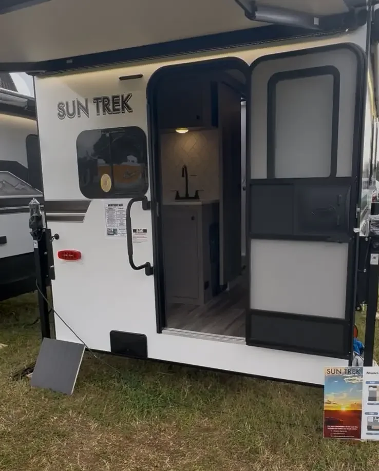 2026 Sunset Park SUN TREK 800 exterior