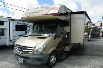 2018 Forest River Forester MBS 2401W photo 3
