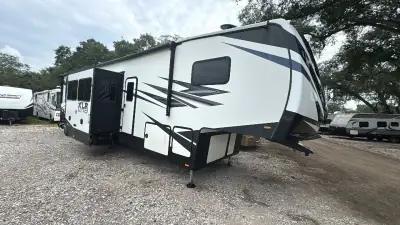 2020 Xlr By Forest River XLR Nitro Fifth Wheel TH 35DK5 photo 2
