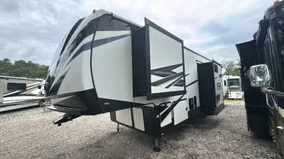 2020 Xlr By Forest River XLR Nitro Fifth Wheel TH 35DK5 photo 3