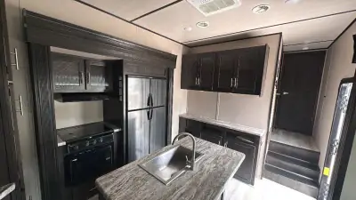 2020 Xlr By Forest River XLR Nitro Fifth Wheel TH 35DK5 photo 17