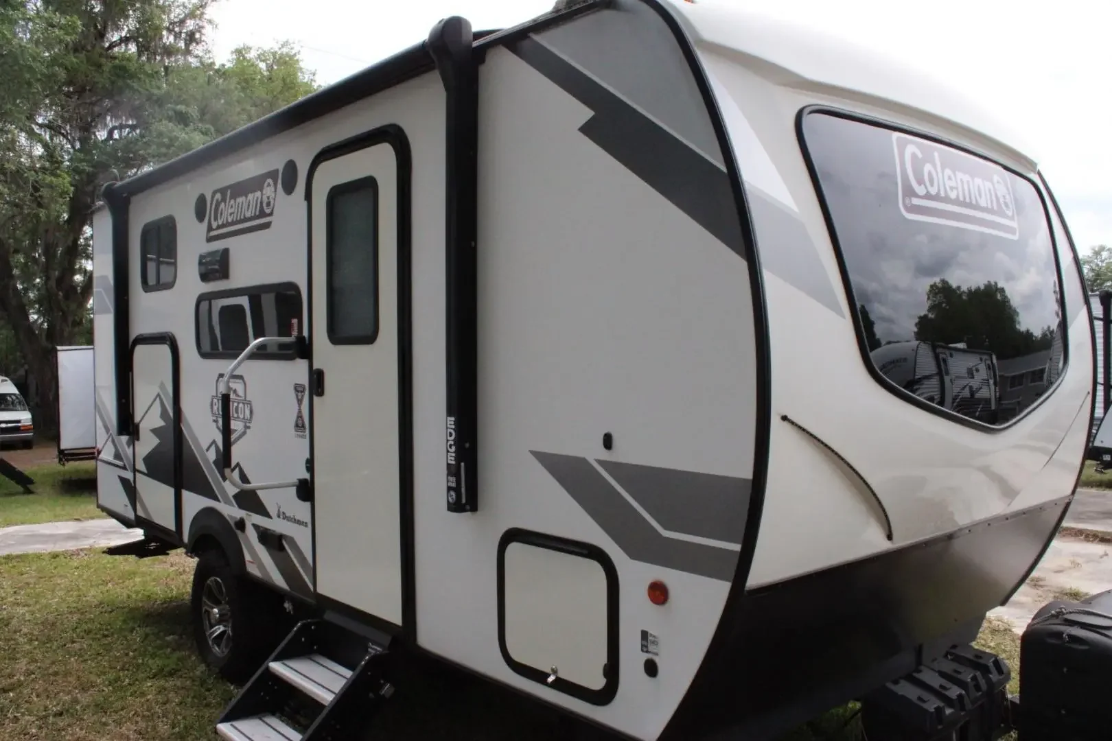 2022 Dutchmen Coleman Rubicon 1708bh exterior