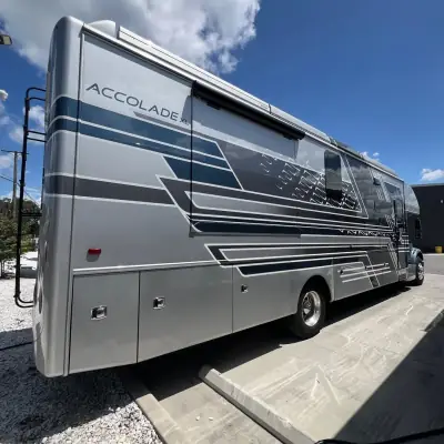 2025 Entegra Coach Accolade 37K photo 6