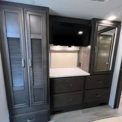 2025 Entegra Coach Accolade 37K photo 14