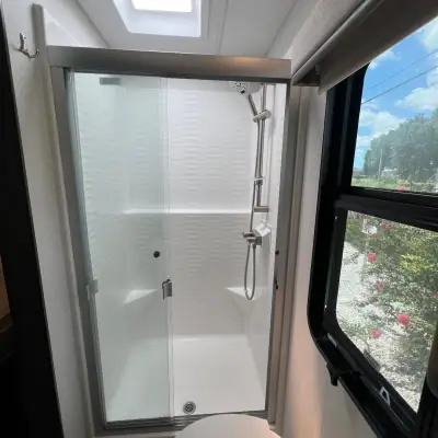 2025 Entegra Coach Accolade 37K photo 16