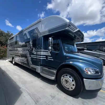 2025 Entegra Coach Accolade 37K