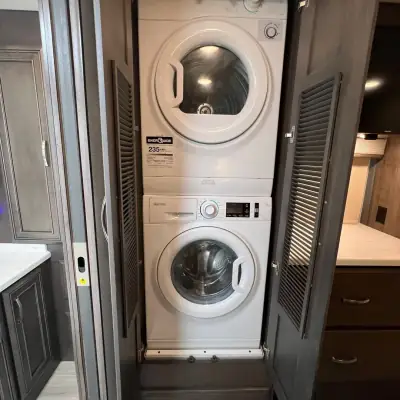2025 Entegra Coach Accolade 37K photo 15