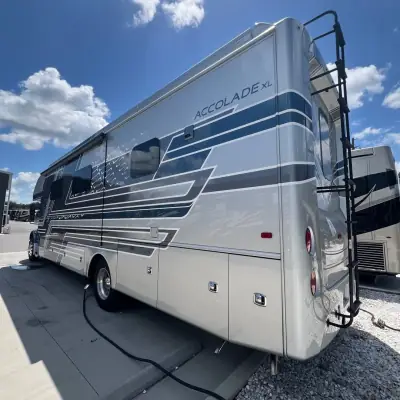 2025 Entegra Coach Accolade 37K photo 5