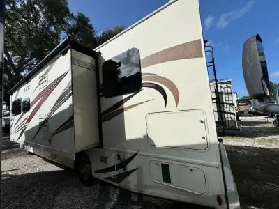 2019 Thor Motor Coach A.C.E. 30.4 photo 5