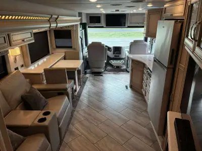 2021 Newmar Bay Star 3609 photo 11