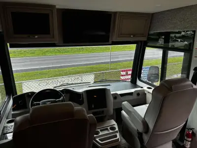 2021 Newmar Bay Star 3609 photo 8