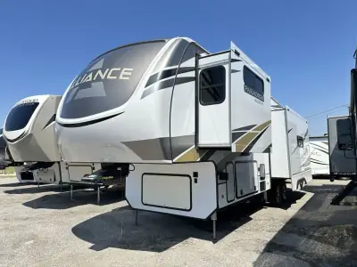 2021 Alliance Paradigm 310RL