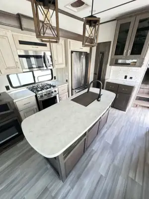 2021 Alliance Paradigm 310RL photo 11