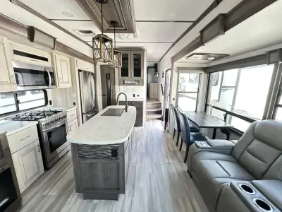2021 Alliance Paradigm 310RL photo 6