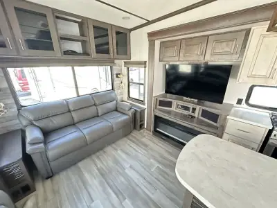 2021 Alliance Paradigm 310RL photo 9
