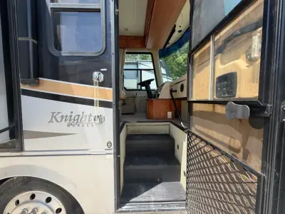 2008 Monaco KNIGHT 40DFT photo 2
